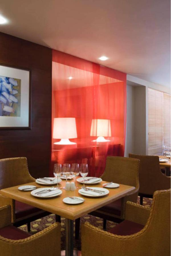 Miri Marriott Resort & Spa Εξωτερικό φωτογραφία The interior of the restaurant