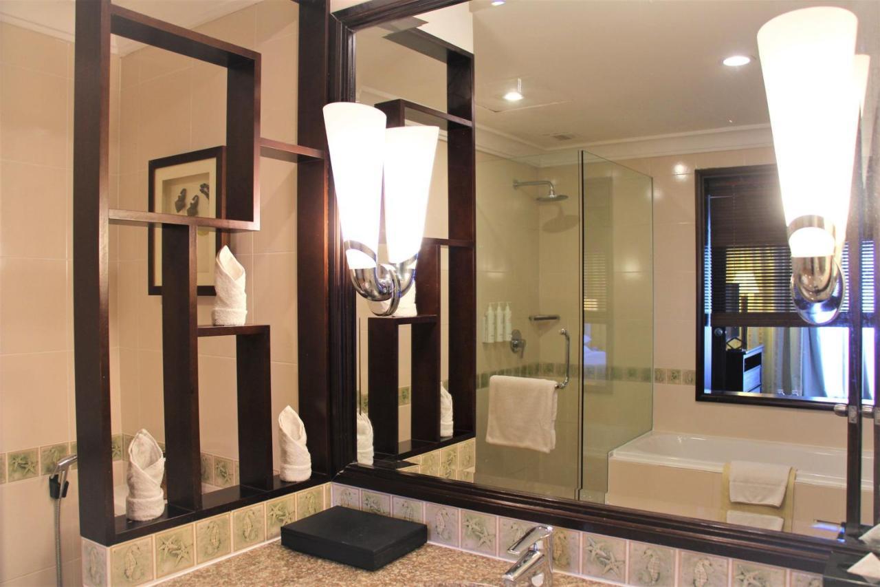 Miri Marriott Resort & Spa Εξωτερικό φωτογραφία A bathroom in a hotel