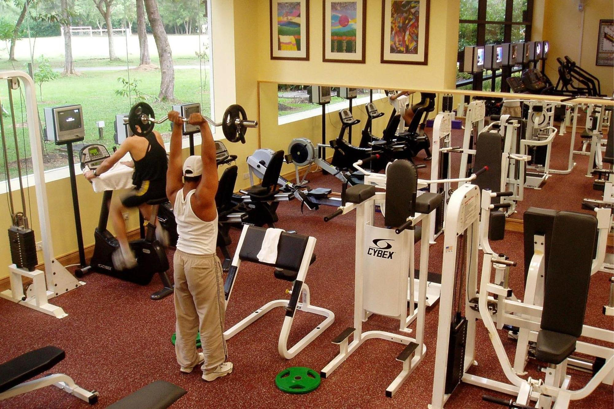 Miri Marriott Resort & Spa Εξωτερικό φωτογραφία A typical gym