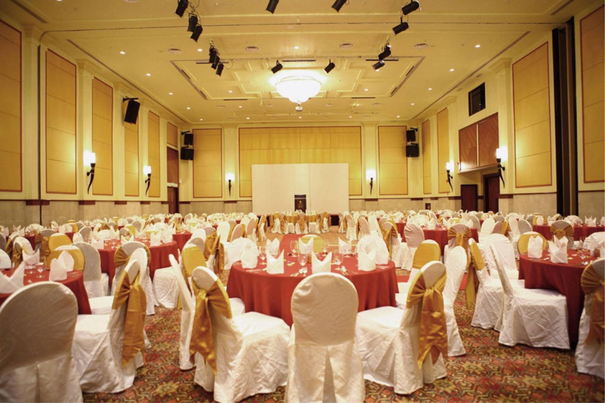 Miri Marriott Resort & Spa Εξωτερικό φωτογραφία The ballroom of the hotel