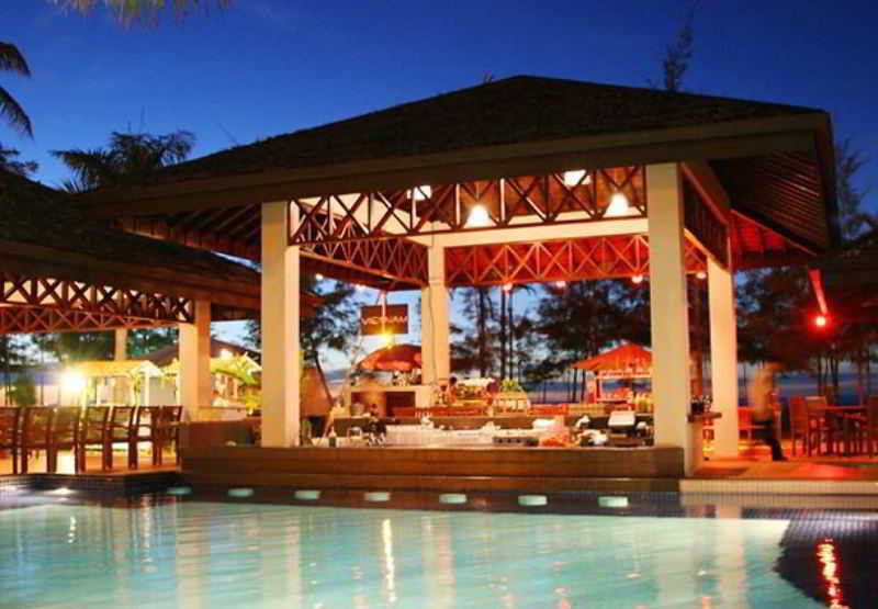 Miri Marriott Resort & Spa Εξωτερικό φωτογραφία The swimming pool at the resort